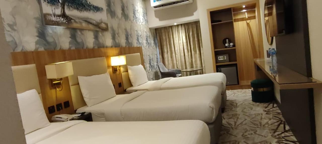 Sky Park Hotel Dubai Eksteriør billede