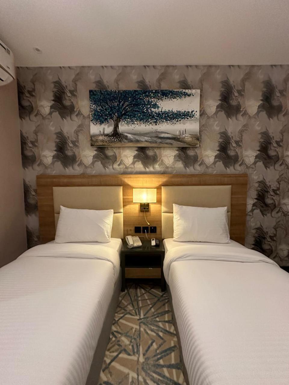 Sky Park Hotel Dubai Eksteriør billede